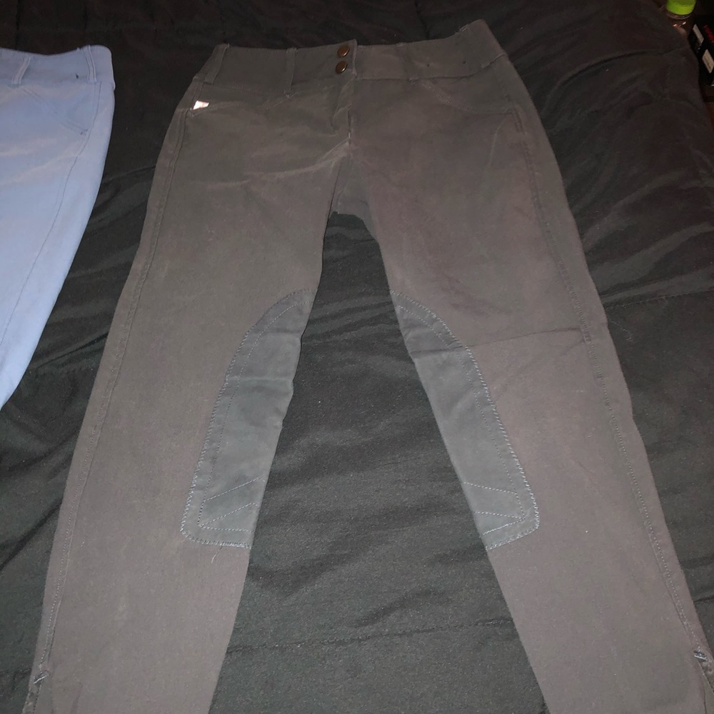 Grey tailored sportsman’s trophy hunters